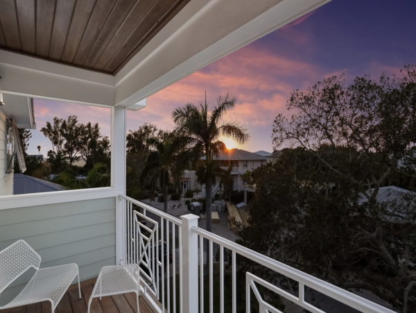 Six Bedroom Luxury Vacation Rental Anna Maria with Pool